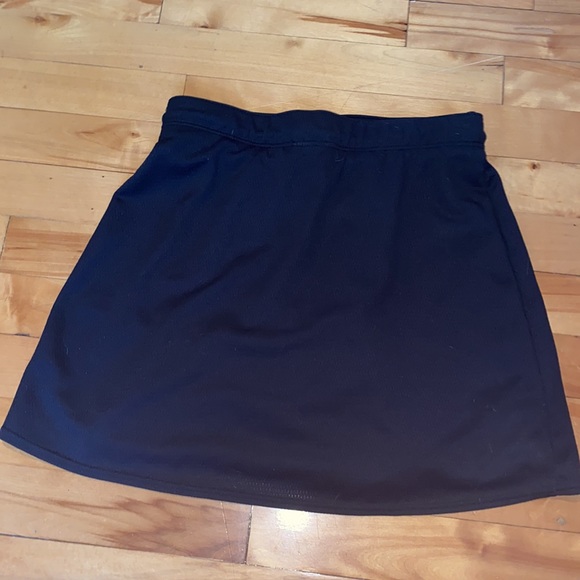Louis garneau skirt with short underneath - Picture 2 of 3